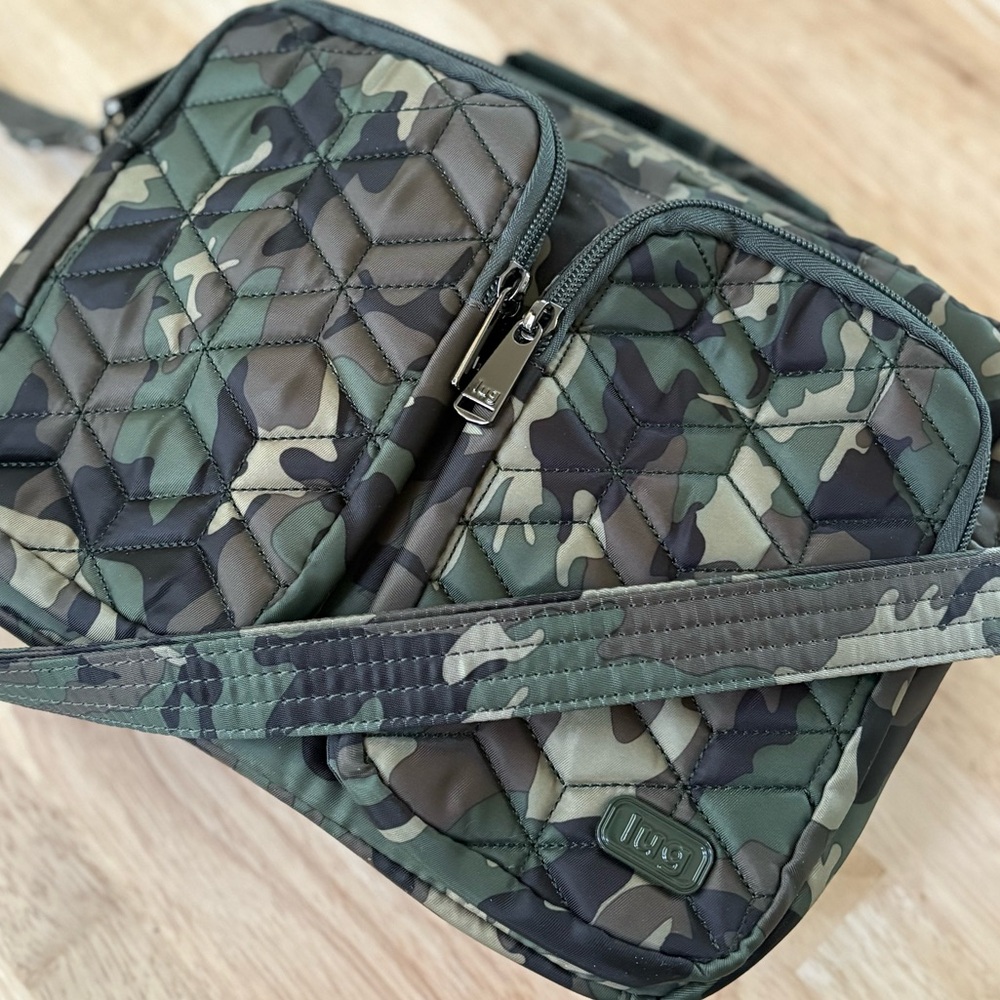 Lug Navigator Camo Quilted Messenger Bag - Picture 4 of 14